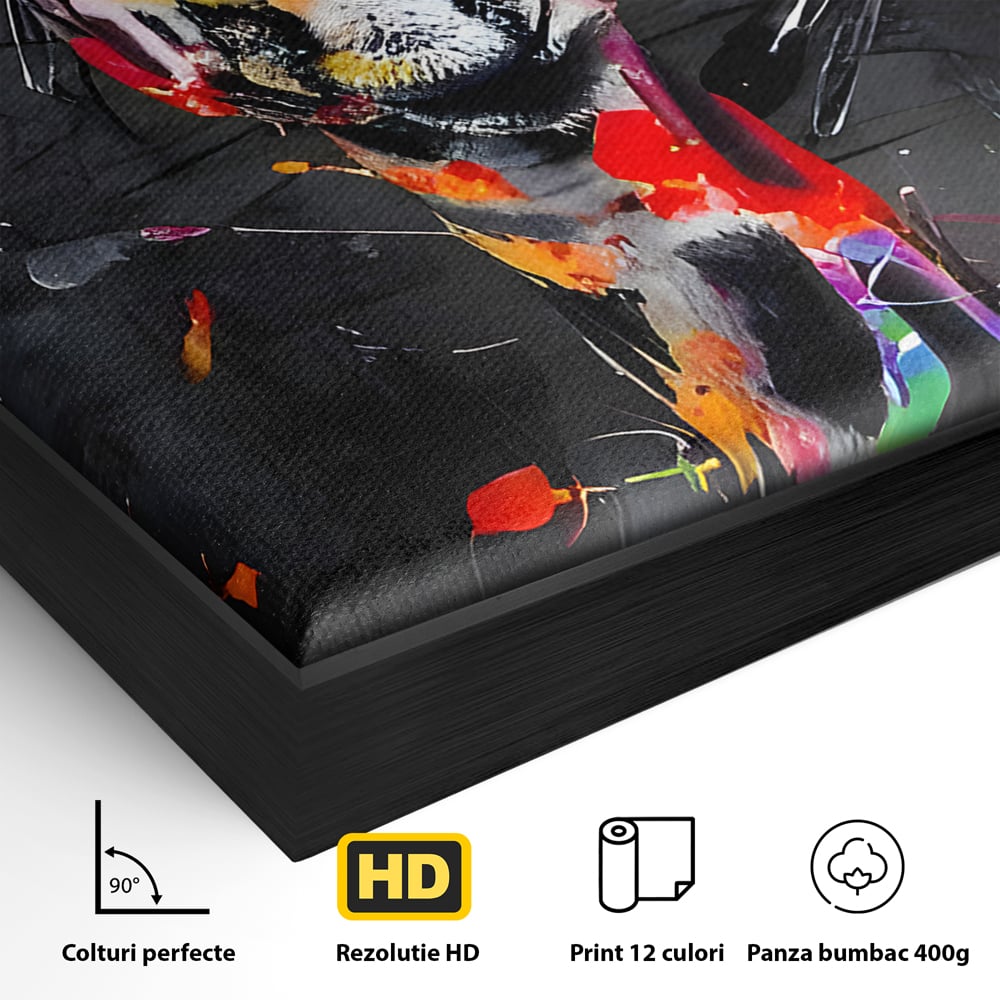 Detaliu al suprafetei: tablou canvas cu girafa multicolor, in rama de aluminiu negru